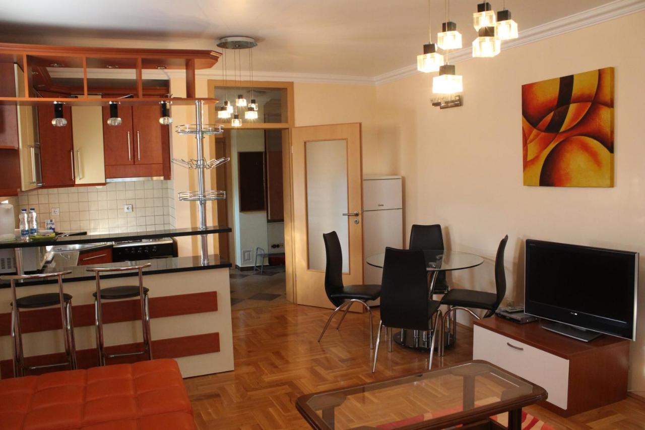 Hana Apartments Prishtina Prishtinë Ngoại thất bức ảnh